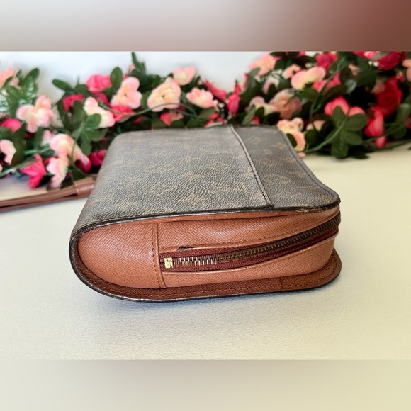 Louis Vuitton Monogram Orsay Clutch 🤎🤎 - Picture 4 of 16